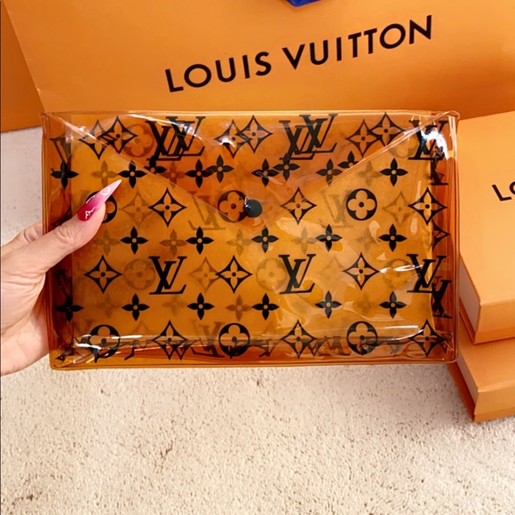 💯 Authentic Louis Vuitton Monogram PVC Clutch w/LV gift box - Picture 1 of 8